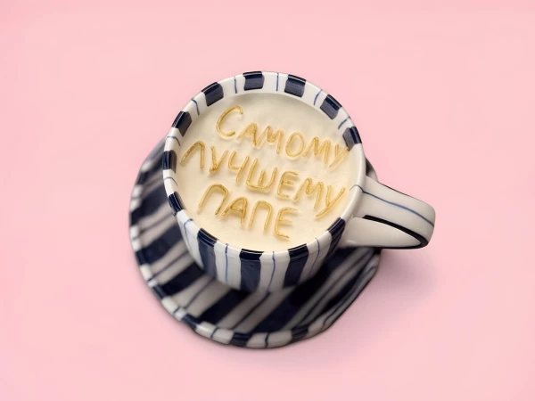 Торт в кружке «Клубничное облако»