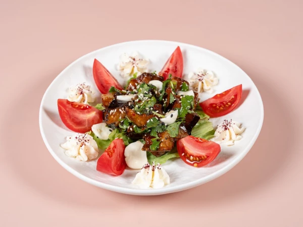 Салат с хрустящими баклажанами