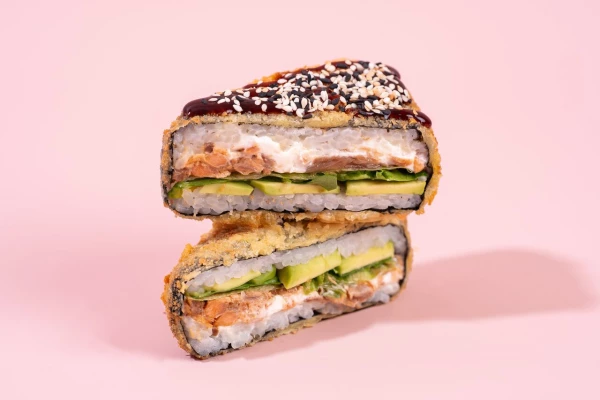 Онигири темпура с лососем терияки