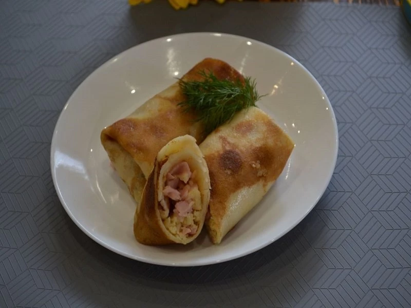 Блинчики, фаршированные ветчиной и сыром