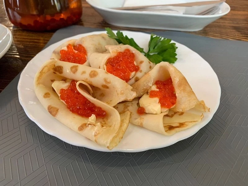 Блинчики с красной икрой