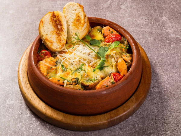 Запеченный лосось в сливочном соусе