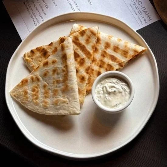 Кесадилья с курицей 