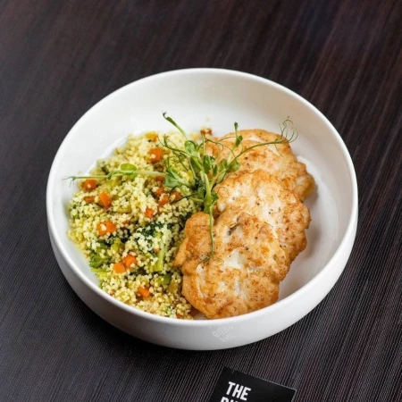 Котлетки и кускус с овощами