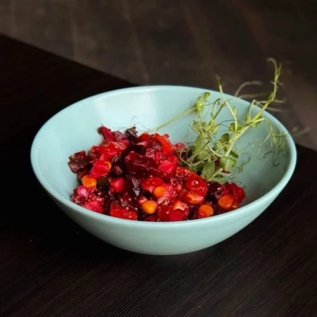 Винегрет с кукурузой и печеными овощами