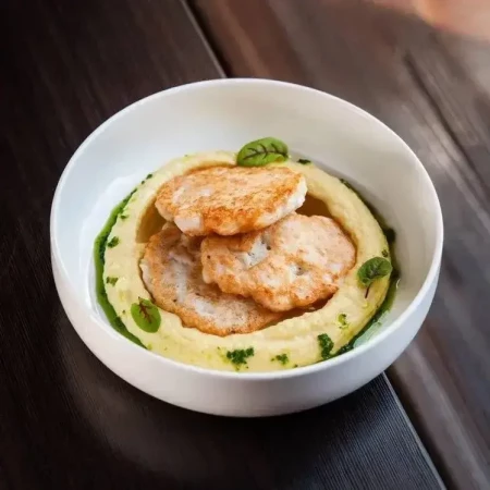 Котлетки куриные из белого мяса с пюре