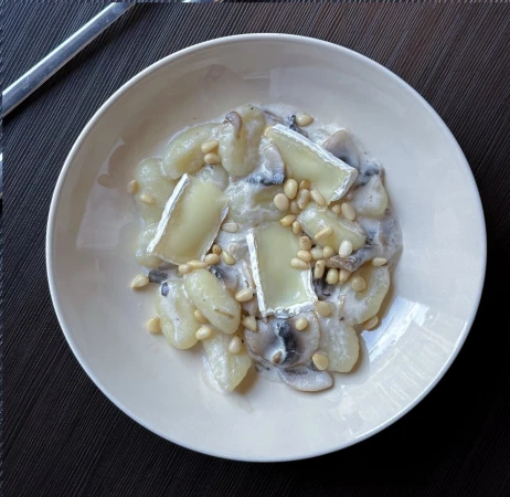 Ньокки с шампиньонами и трюфельным соусом