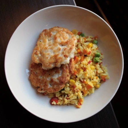 Котлеты куриные с рисом с овощами