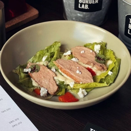 Салат с уткой и яблоком