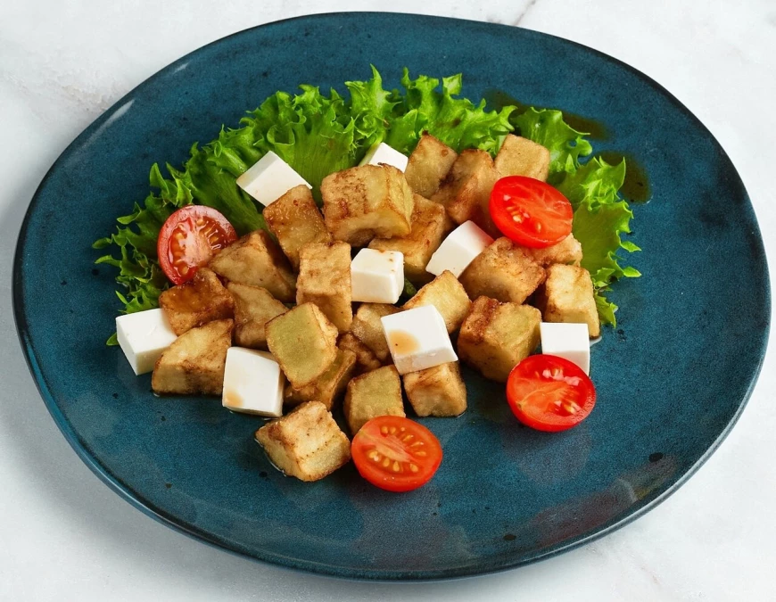 Салат с хрустящими баклажанами