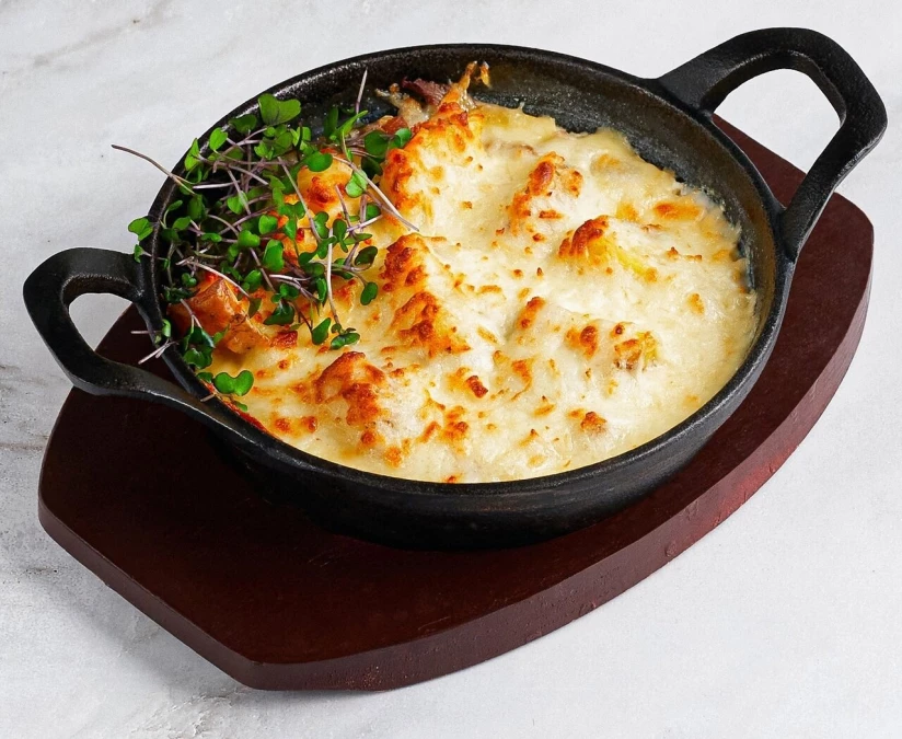 Горячая сковородка с мясным ассорти 