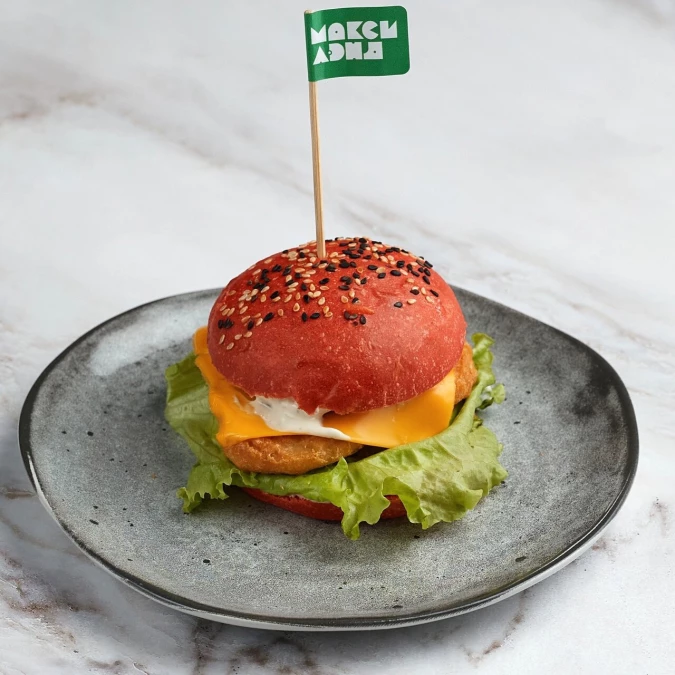 Редбургер с хрустящим цыпленком