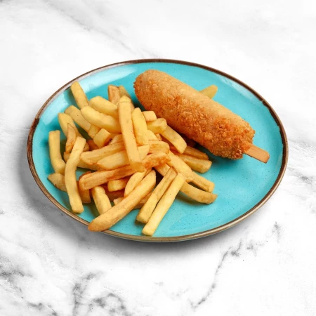 Корн-дог с картофелем фри ланч