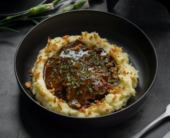 Говядина томленая с пюре