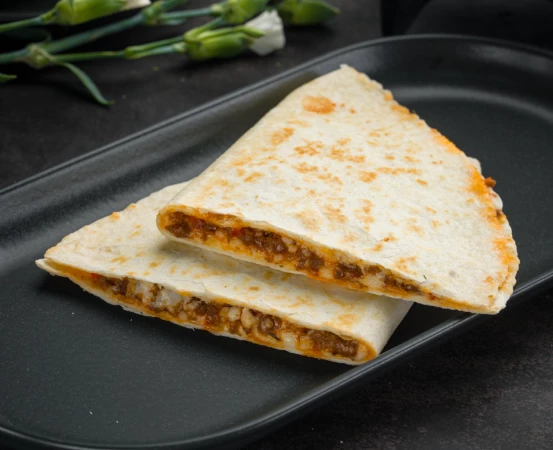 Кесадилья Болоньезе