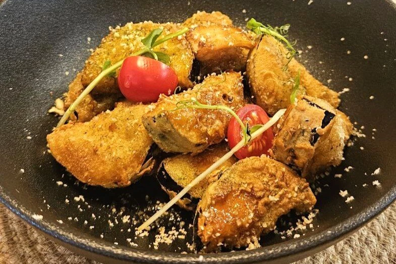 Салат теплый с баклажанами