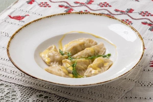 Ярушки из щуки с лавандовым соусом