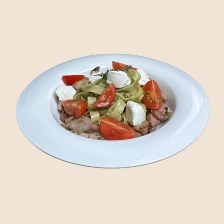 Фетучини "С курицей и Песто"