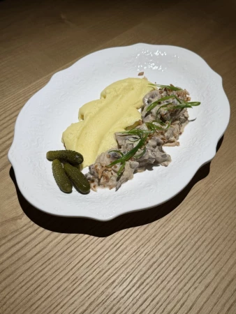 Бефстроганов с картофельным  пюре