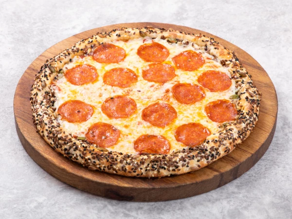 Пицца Пепперони 25см с миксом семечек