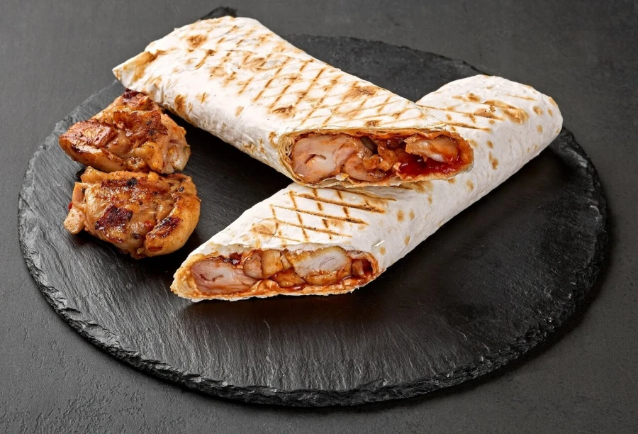 Шашлык из курицы в лаваше