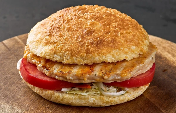 Мини бургер куриная Плескавица с сыром
