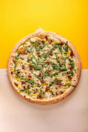 Курочка с вялеными томатами