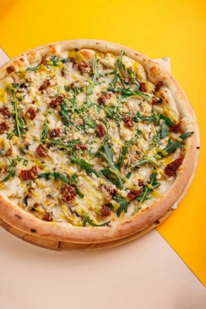 Курочка с вялеными томатами