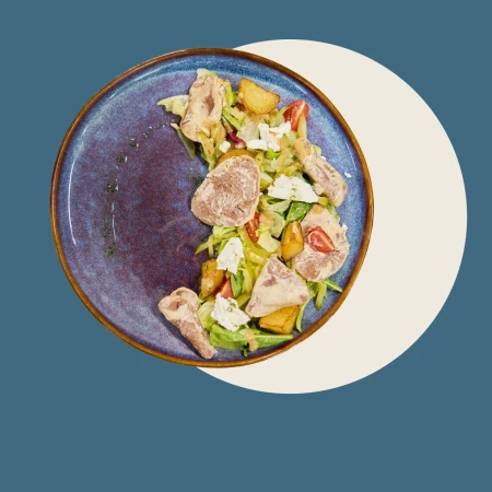 Теплый салат с языком и фетой