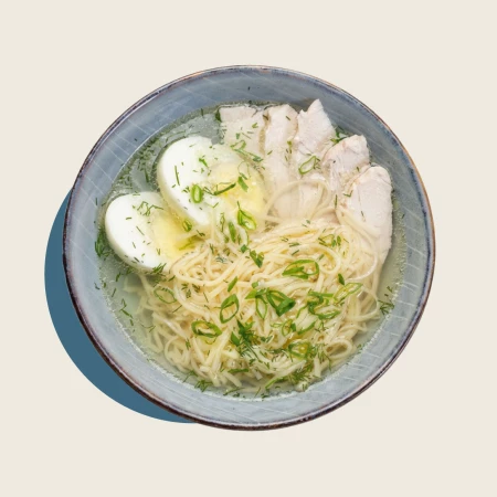Лапша с курицей и яйцом
