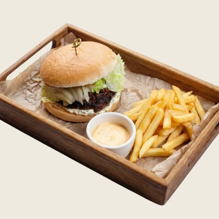 «BEEF» бургер с говядиной и картофелем фри