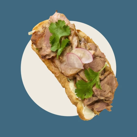 Брускетта с уткой конфи и грибами 