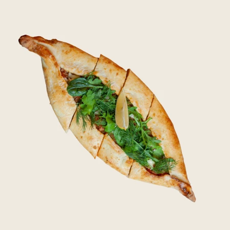 Пиде по-турецки с фаршем из говядины