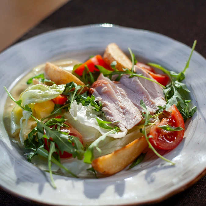Салат с копченой курицей