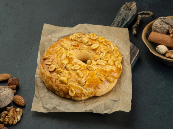 Кольцо с орехом