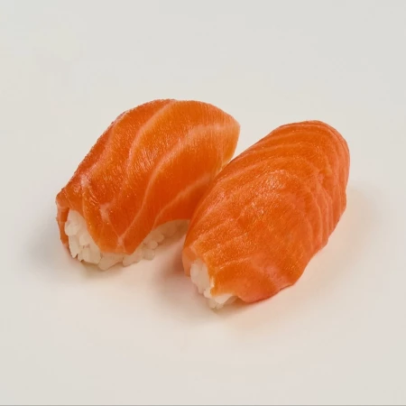 Суши с лососем