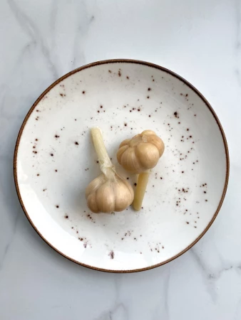 Чеснок маринованный 1шт