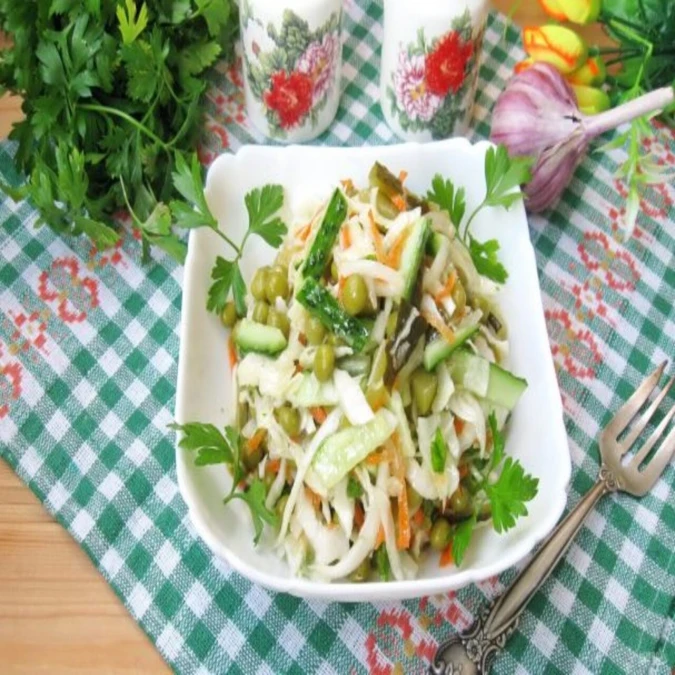 Капуста маринованая с огурцом 100 г