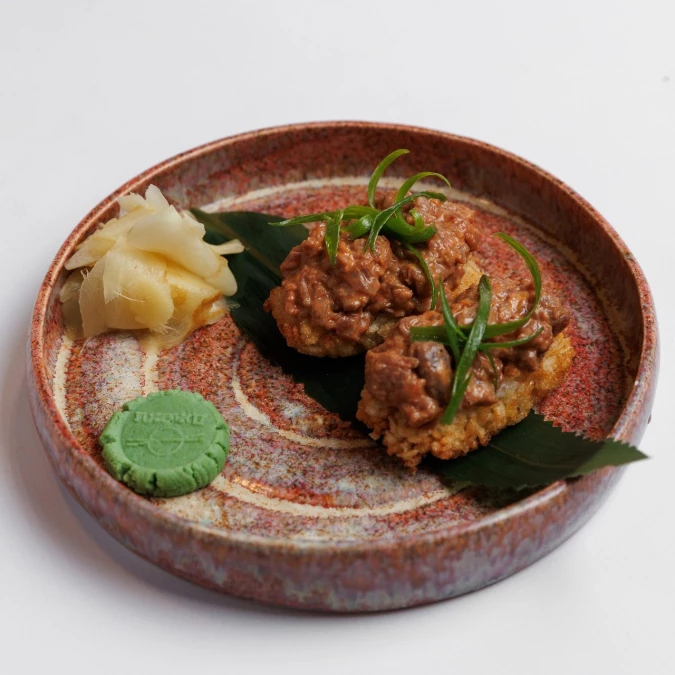 Суши жареные с говядиной 80г