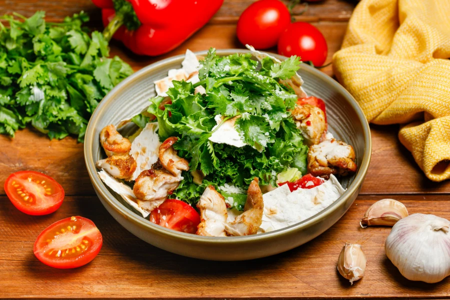 Цезарь по-грузински с курицей