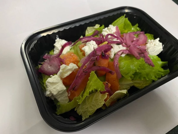 Салат с форелью