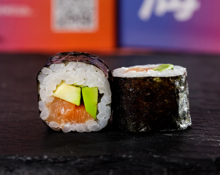 Сяке Авокадо Маки