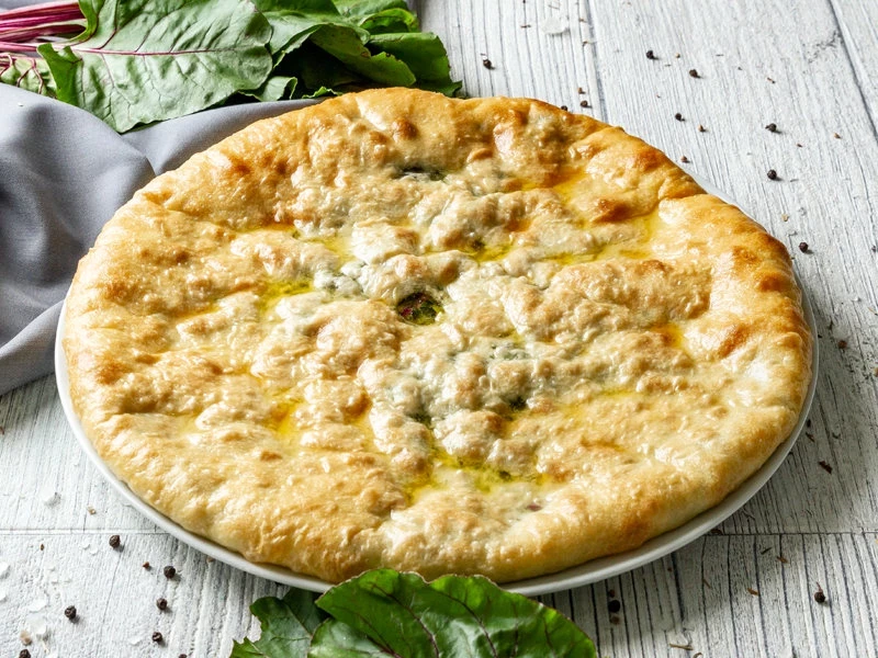 Пирог с листьями свеклы и сыром (600г)