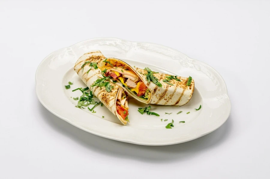 Ролл пшеничный с курицей