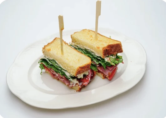 Сендвич с копченой телятиной