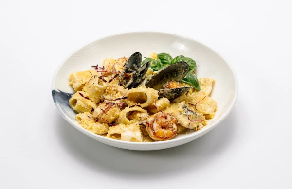 Каламарата паста с морепродуктами