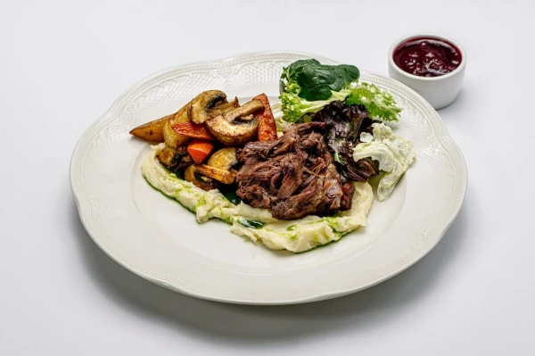 Говяжья лопатка томленая