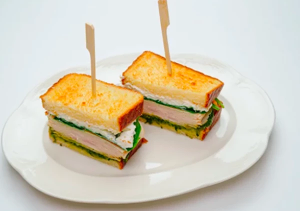 Сендвич с индейкой и рикоттой
