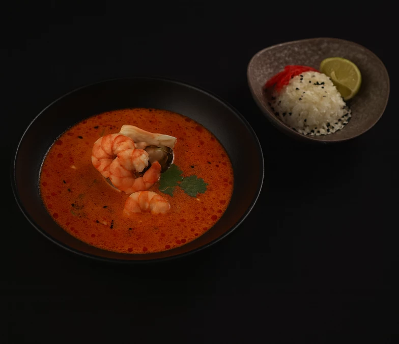 Том ям с морепродуктами