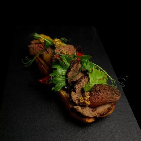 Брускетта с ростбифом